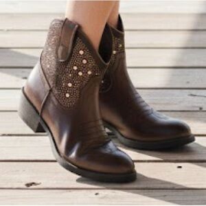 New Very Volatile Western Ankle Boots Size 7 Retail $105.